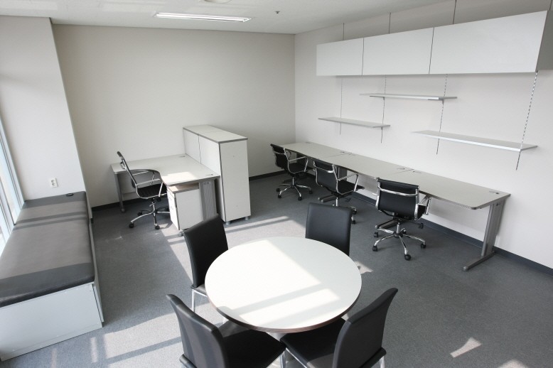 흥행 2위 한국영화 <야당> 배출한 ...