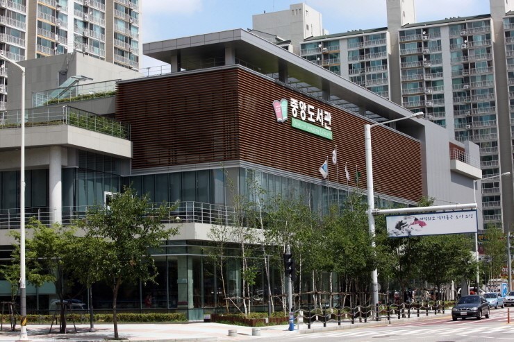 오산시 중앙도서관, ‘문학상주작가 지...